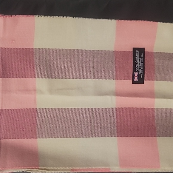 Made in Scotland 100% Cashmere Scarf - Picture 4 of 5